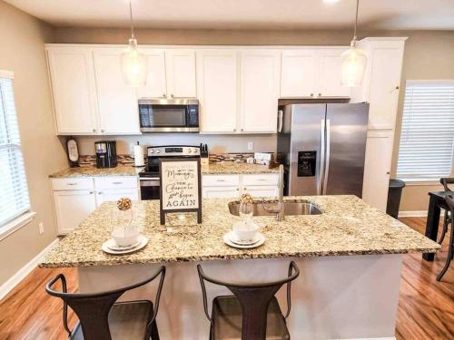 Canyon Lake Oasis! 3 MIN to Boat Ramp Pet Friendly in Canyon Lake, USA