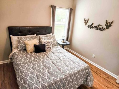 Canyon Lake Oasis! 3 MIN to Boat Ramp Pet Friendly in Canyon Lake, USA