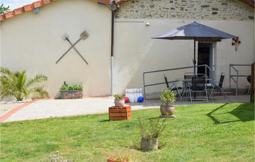 Stunning home in Le Busseau with WiFi and 1 Bedrooms