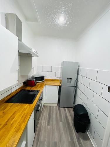 кухня, Entire Apartment with Self Check-In & Free Parking in Fife