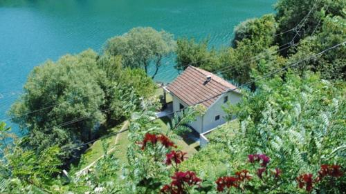 Villa on the lake near Mostar - Accommodation - Jablanica