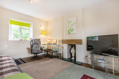 Hillside Cottage Bath - image 9