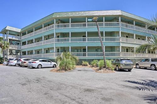 Isle of Palms Beachfront Condo with Balcony and Pool!