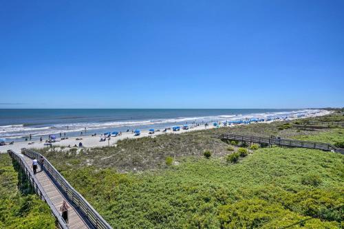 Isle of Palms Beachfront Condo with Balcony and Pool!