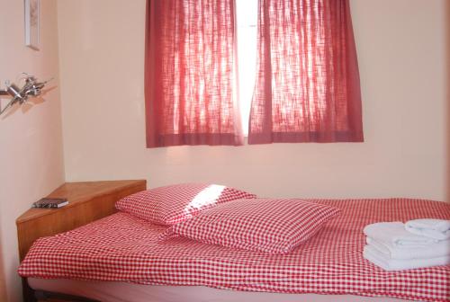 1 twin bed