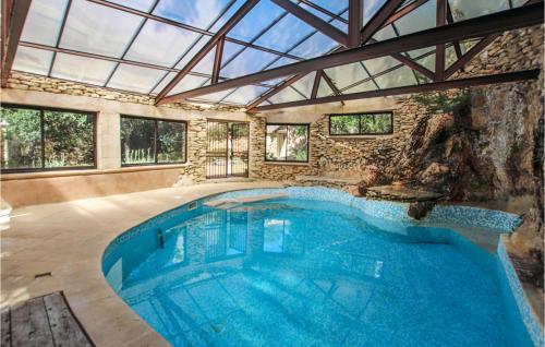 Amazing home in Bonnieux with Outdoor swimming pool and 4 Bedrooms gîte à louer Les Roussens