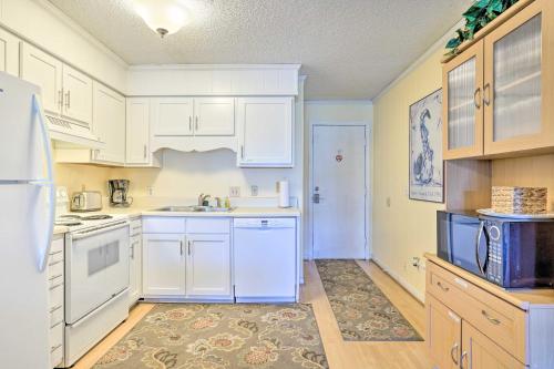 Isle of Palms Condo with Pool Access Walk to Beach! - image 11