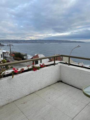 HERMOSO APARTAMENTO CON TERRAZA Y VISTA AL MAR