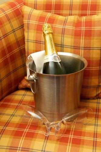 The Pipers' Tryst Hotel – Glasgow