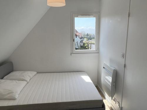 Appartement 2 pièces en bord de mer avec accès direct à la plage de Cabourg, proche Thalassothérapie - FR-1-487-336 Appartement 2 pièces en bord de mer avec accès direct à la plage de Cabourg, proche Thalassothérapie - FR-1-487-336