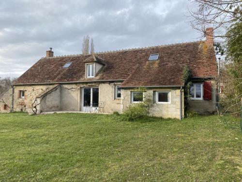 Gite Lurcy-Lévis, 2 bedrooms, 5 persons - FR-1-489-378 gîte à louer Grossouvre