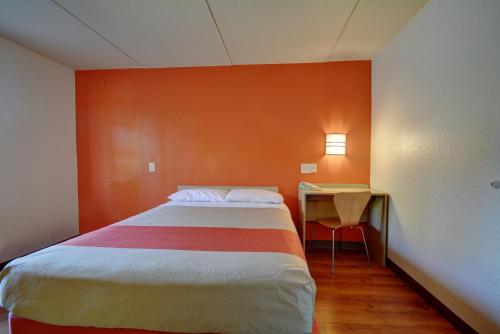 Motel 6-Chicopee, MA - Springfield