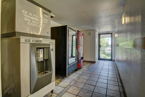Motel6 Chicopee, MA - Springfield - 식음료(F&B)