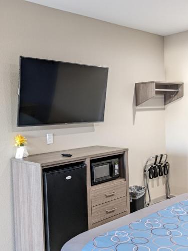 Holiday Inn motel – Aransas Pass, TX