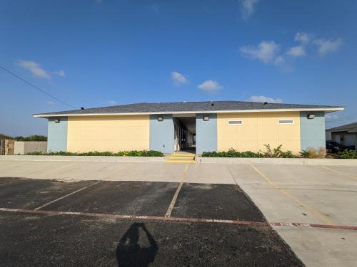 Holiday Inn motel – Aransas Pass, TX