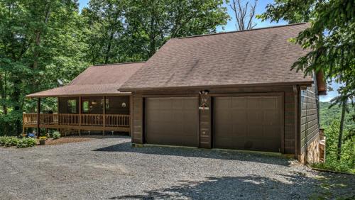 Three-Bedroom Holiday Home  image 2
