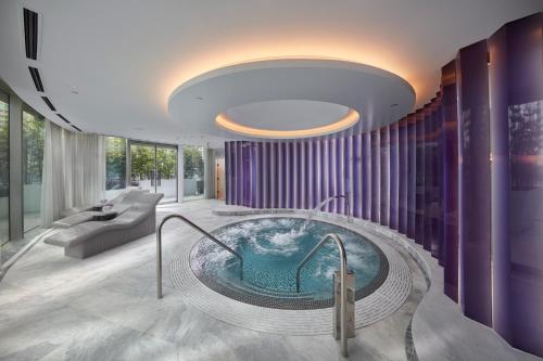 Toplice, Crown Towers Sydney in Circular Quay