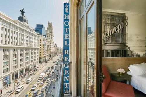 Hotel Regente Room Type - Quadruple Room with City View