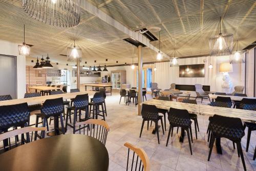 Oprema, Reka-Feriendorf Montfaucon in Montfaucon