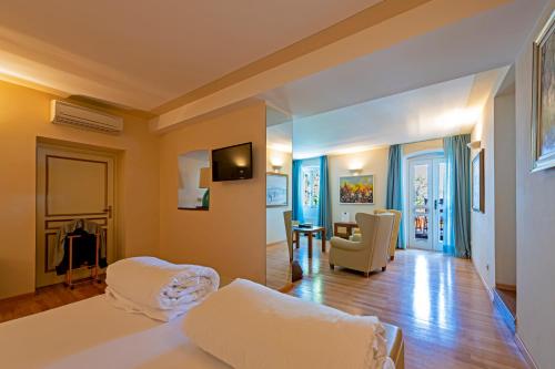 360776267 Hotel Baia D'Oro - Adults Only