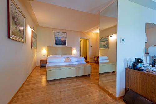 360776271 Hotel Baia D'Oro - Adults Only