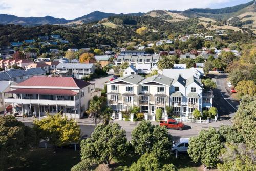 B&B Akaroa - Bruce Waterfront Apartments - Bed and Breakfast Akaroa