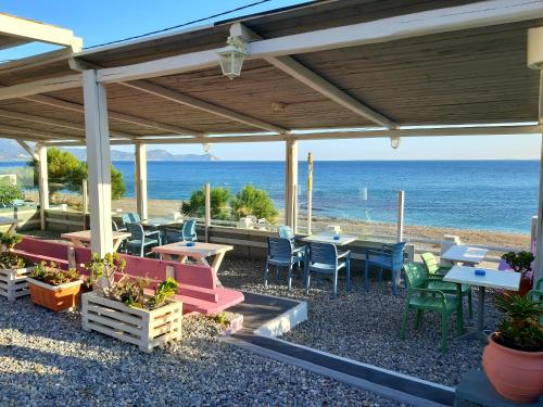 مطعم, villa vagelis in St Stefanos