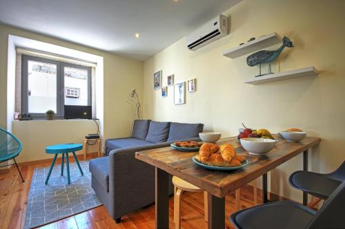 The Famous Blue House 3