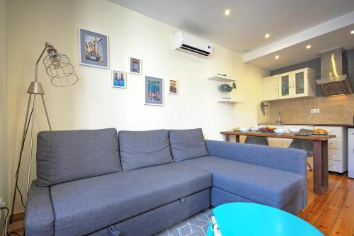 The Famous Blue House 4