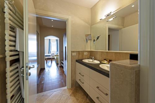 360783711 Hotel Baia D'Oro - Adults Only