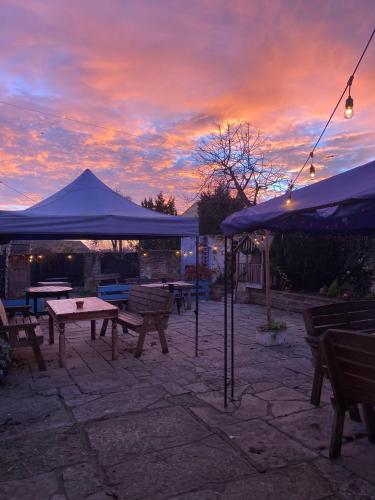 花園, The Ilchester Arms Hotel, Ilchester Somerset in 伊爾切斯特