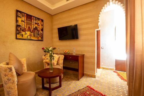 Superior King Suite image 8