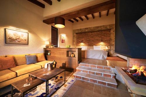 AYA Estate Relais & Chateaux in Melnik