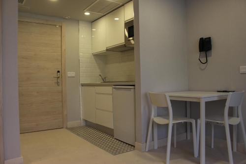 Kitchen, Modo Hotel Apartamento in Parla