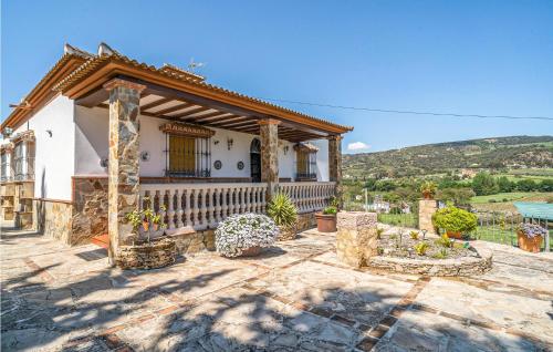Stunning home in Arriate with Outdoor swimming pool, WiFi and Private swimming pool gîte à louer Frontones