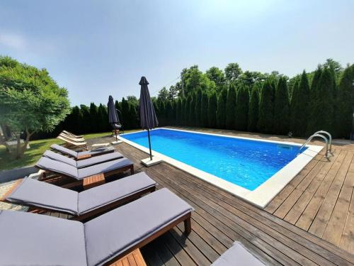 Large apartment in Central Istria with private pool