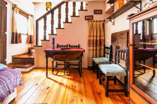 Cozy House for 3 with Patio in La Matea