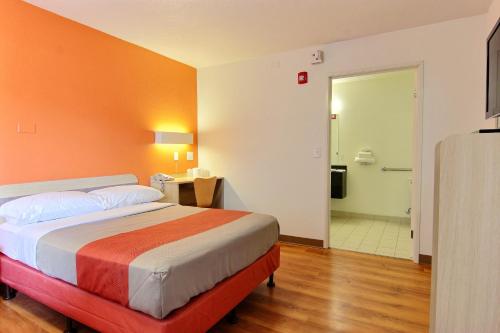 1 queen bed