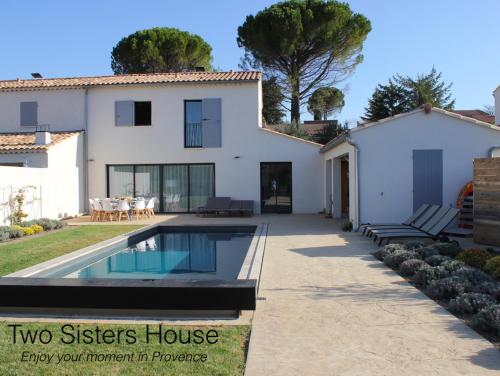 Two Sisters House, Private pool & bike storage, Mont-Ventoux, lac Palivettes, Child-friendly