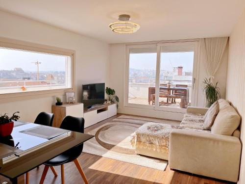 Unique Penthouse Porto near Livaria Lello - 40m2 Terrace and Free Parking, Porto