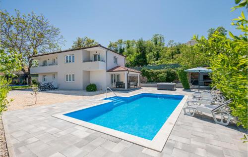 Amazing Home In Zmijavci With 5 Bedrooms, Jacuzzi And Outdoor Swimming Pool