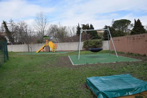 LE PETIT BONHEUR - PLACE PARKING PRIVEE - CLiM - TERRASSE - PISCINE PARTAGEE - PROCHE PARC SPIROU