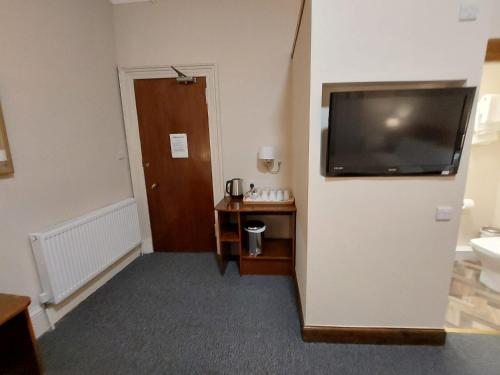 Edinburgh House Hotel - image 9