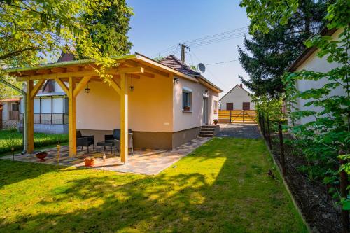 Taman, Bodza Apartmanház (Bodza Apartmanhaz) in Harkany