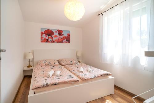 Pipacs Apartmanház (Pipacs Apartmanhaz) in Harkany