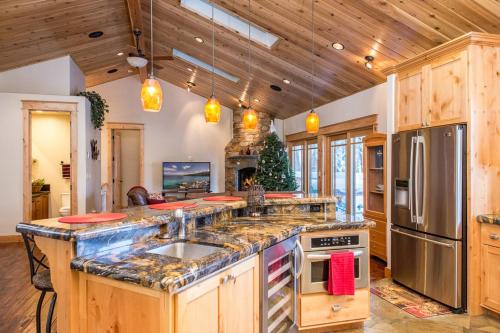 High Meadows Gem in Tahoe Valley