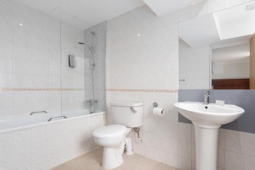 Standard Single Room image 8
