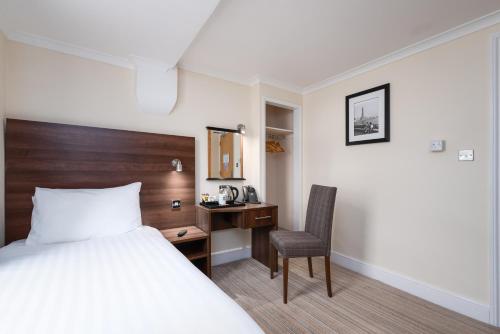 Standard Single Room image 6
