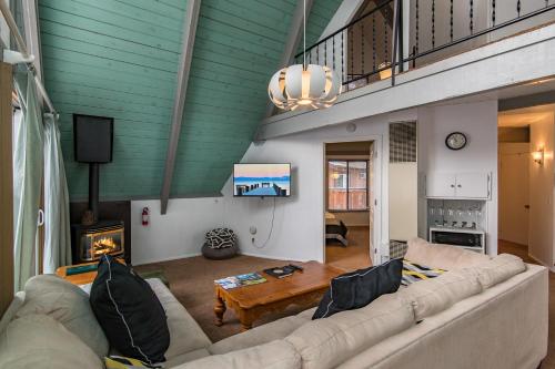 Arrowhead Escape, South Lake Tahoe (photo 4)