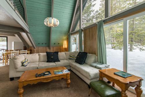 Arrowhead Escape, South Lake Tahoe (photo 6)